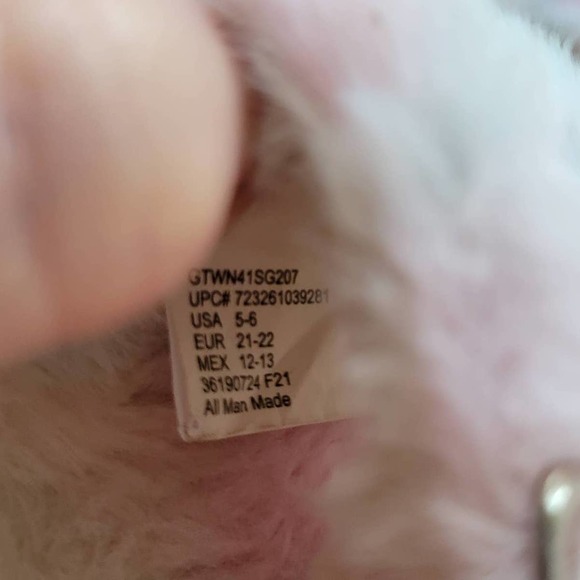 Wonder Nation Tie Dye Open Toe Fuzzy Sandals - Picture 7 of 7